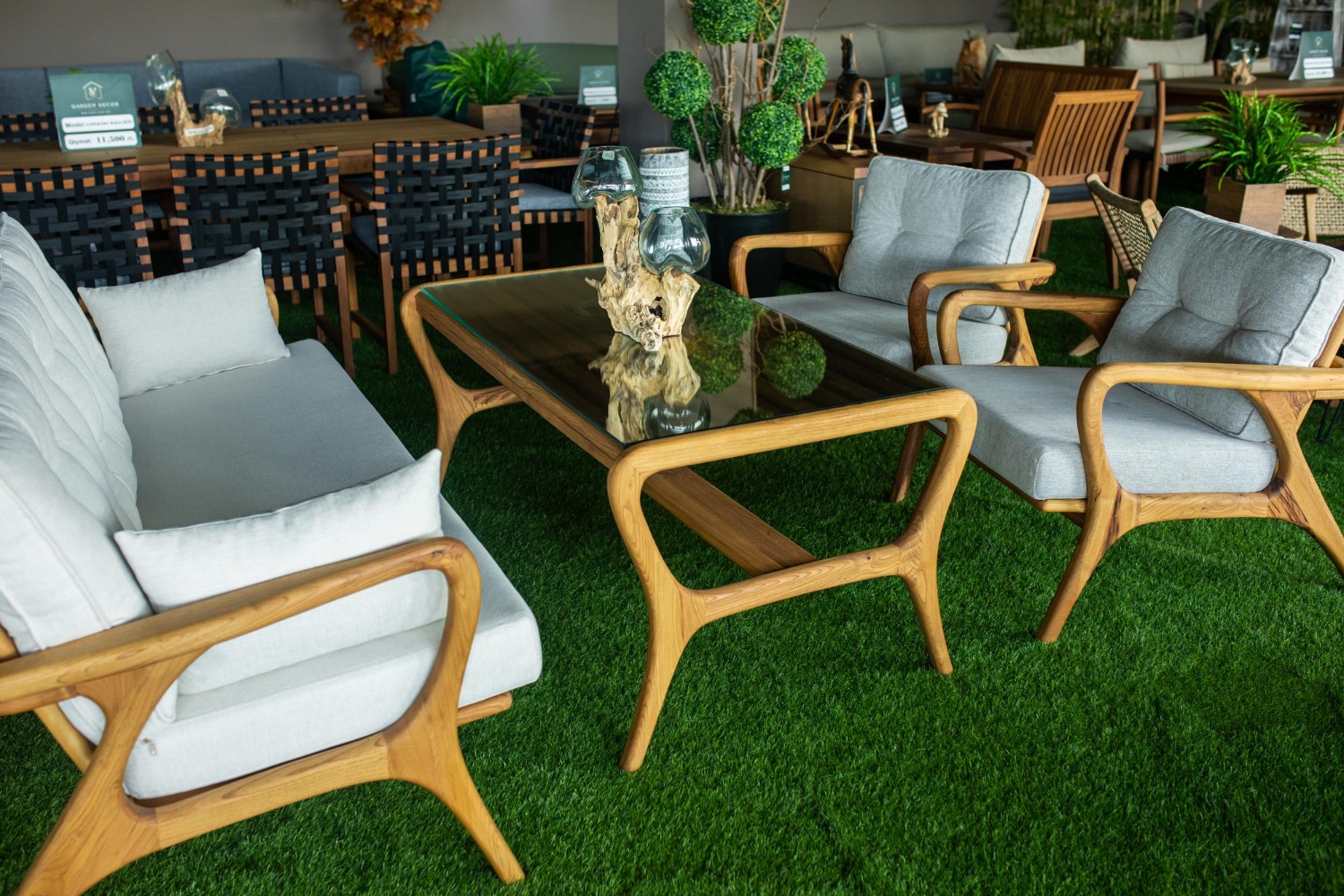 outdoor furniture company